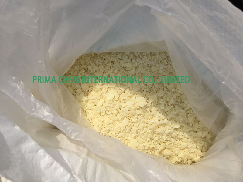 Magnesium Chloride Hexahydrate, Slight yellow flakes